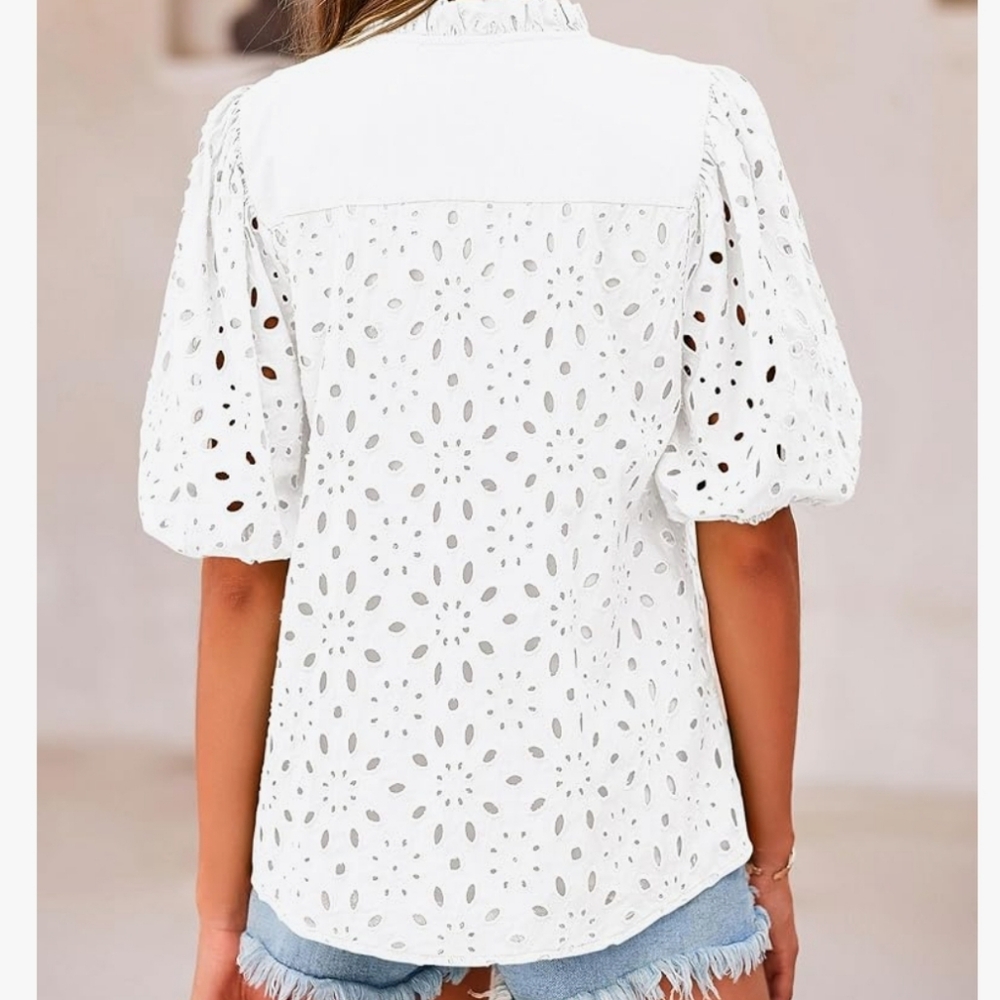 Pretty Garden White Eyelet Blouse with Puff Sleeves - Small - Picture 2 of 3